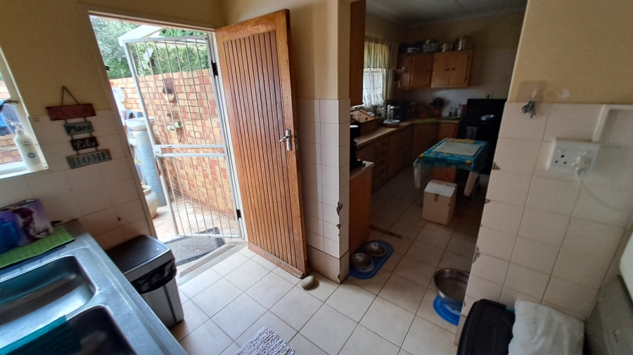 5 Bedroom Property for Sale in Fichardt Park Free State